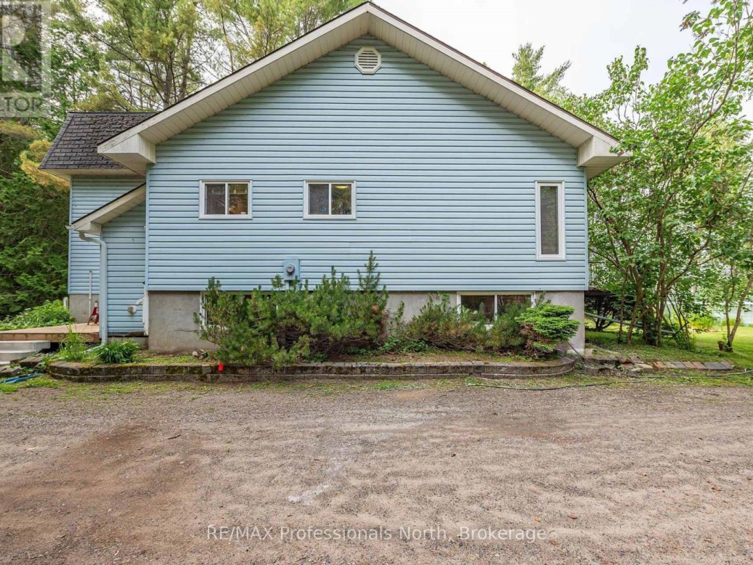 1015 BLACKBERRY LANE, 