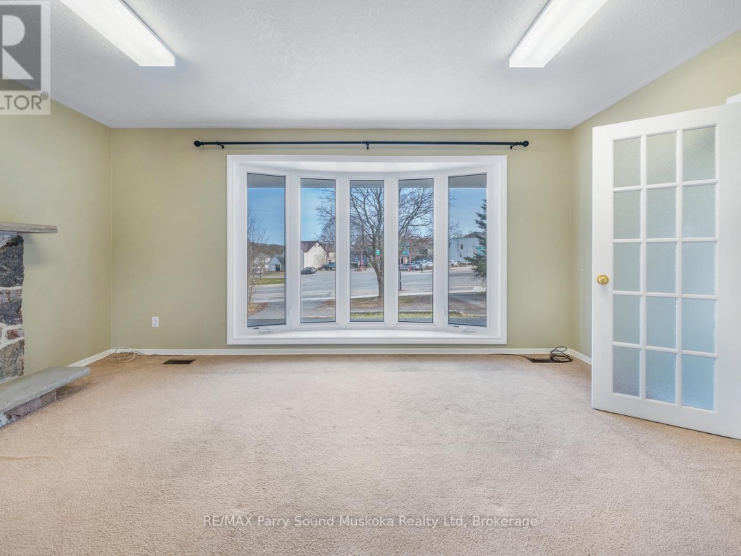 2 WILLIAM STREET, Parry Sound