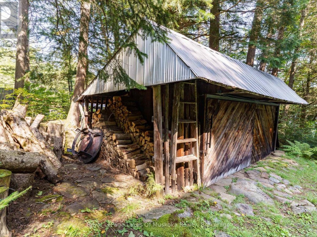 1363 West Oxbow Lake Road, Oxbow Lake