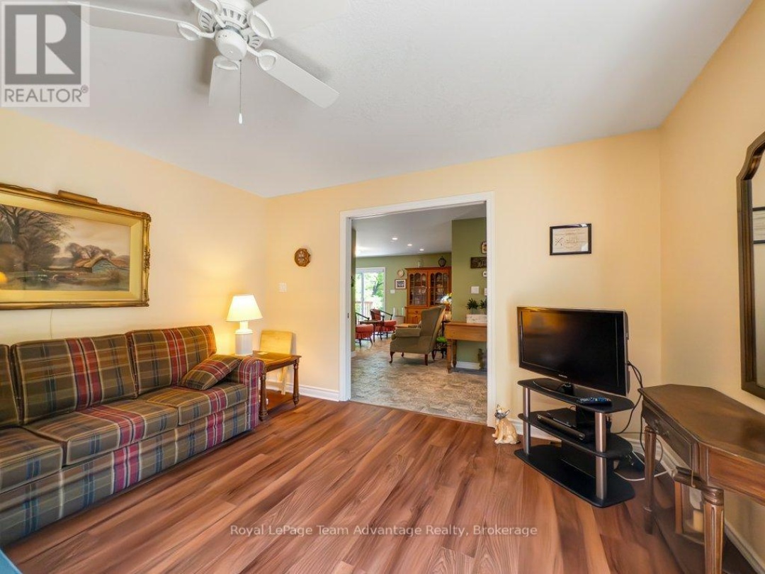 3 LYNDSEY LANE, Manitouwabing Lake