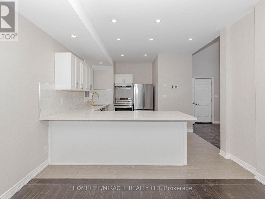 637 SIMCOE STREET, 