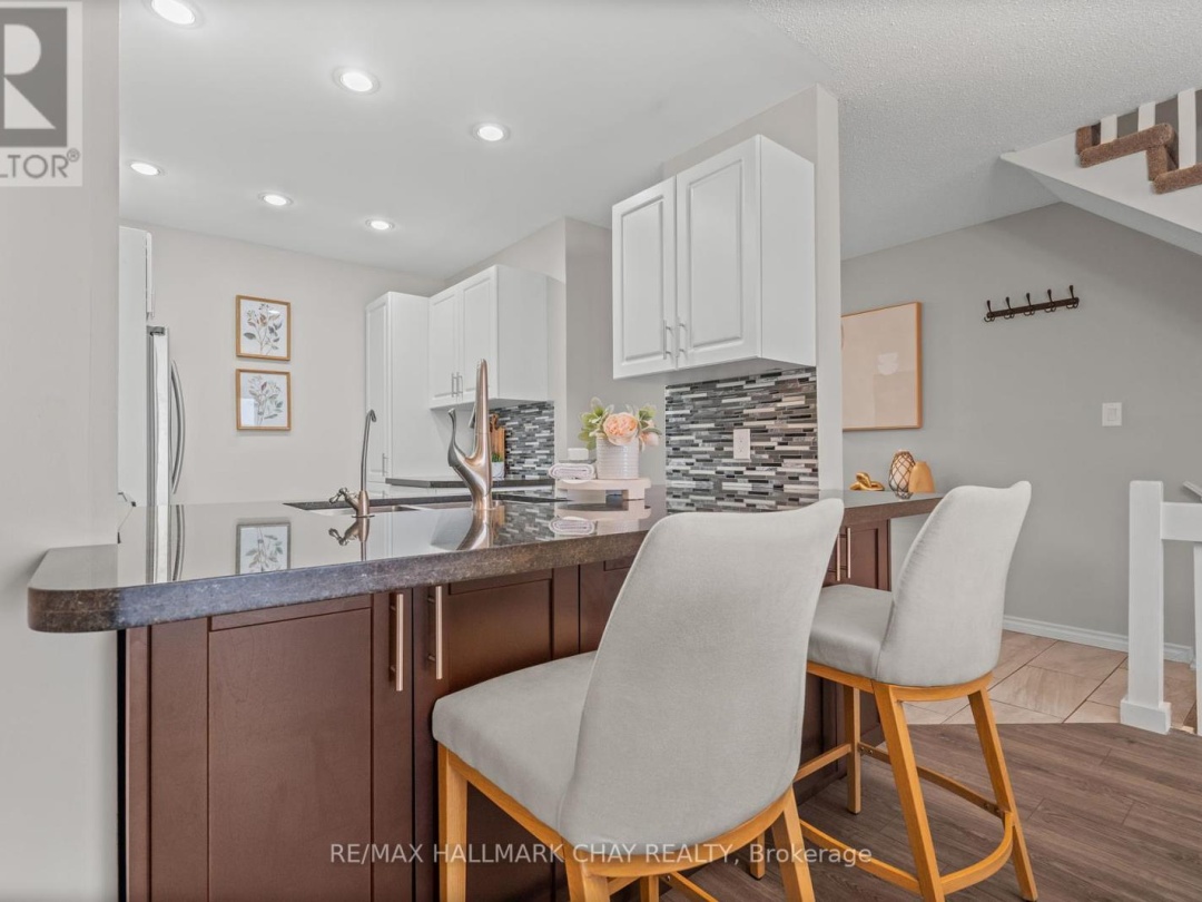 4 1 Olive Crescent, Lake Simcoe
