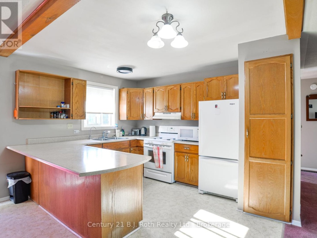 3 VINE STREET, 
