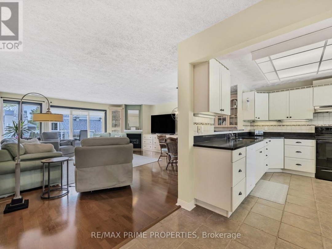 201 - 585 ATHERLEY ROAD, 