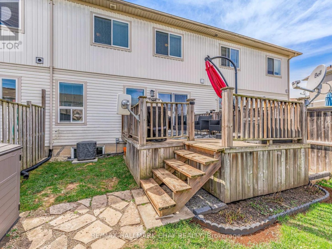 5 800 West Ridge Boulevard, Orillia