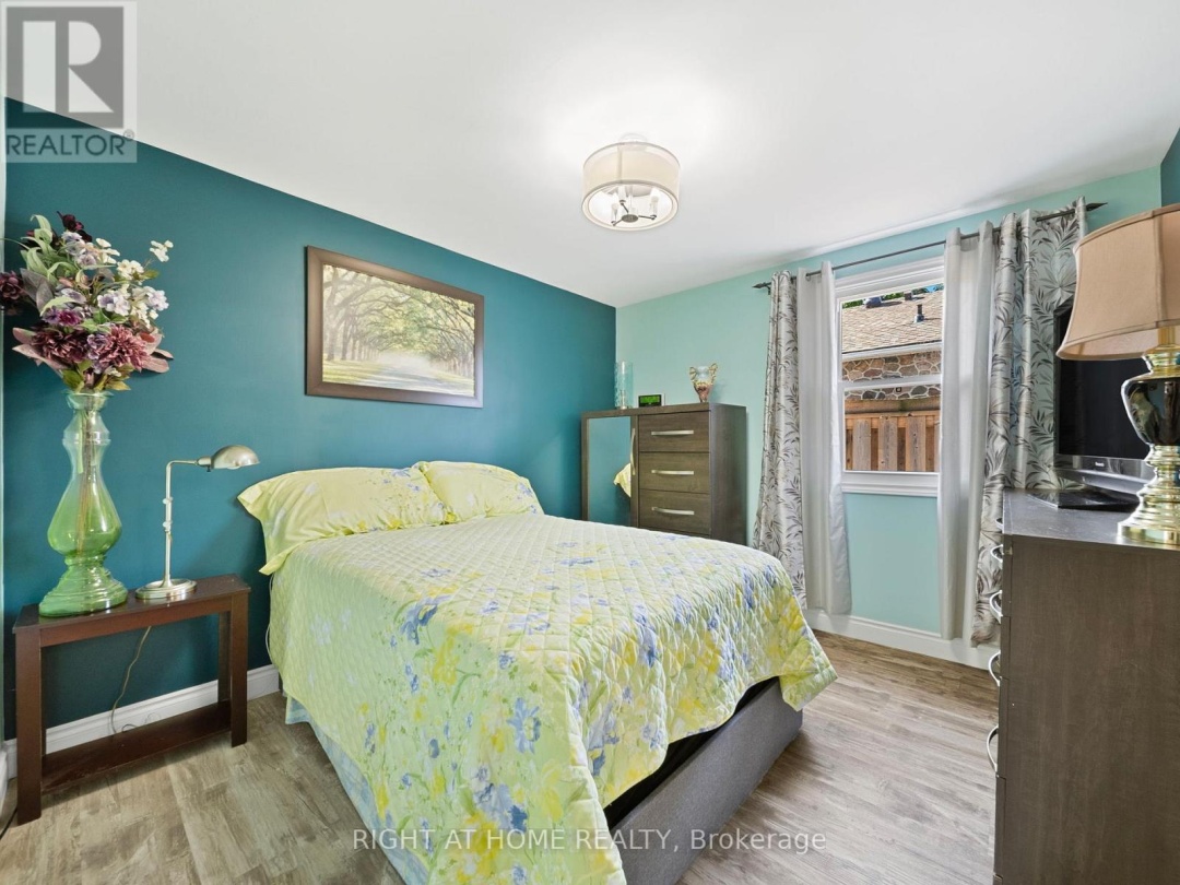 445 PETER STREET N, 