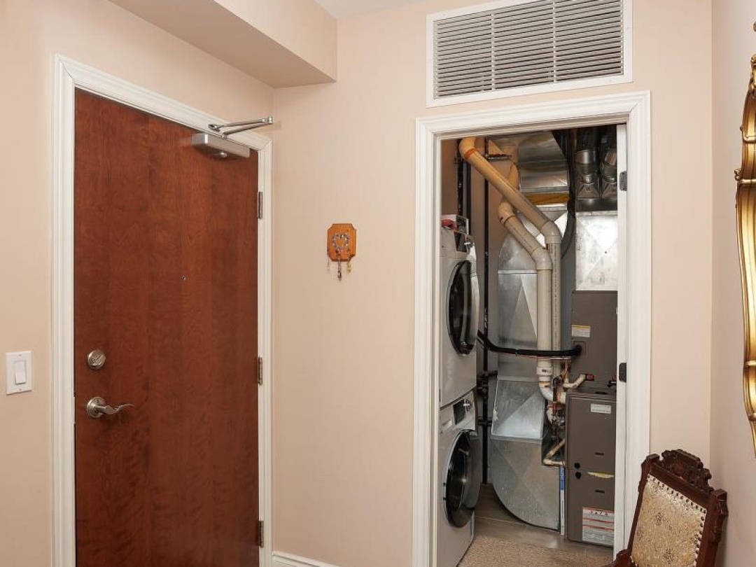 103 - 94 FRANCIS STREET W, 