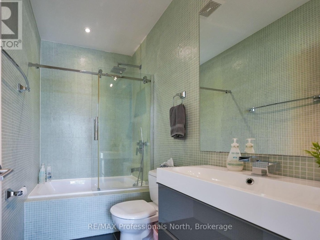 1004 Lipton Drive, Kennisis Lake