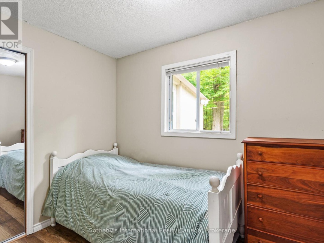 31 MEADOWS AVENUE, 