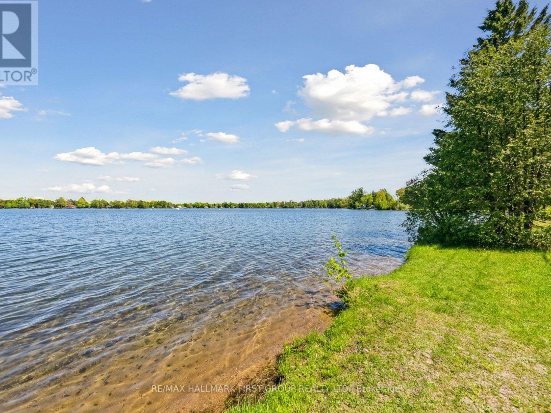 3074 Sparrow Lake Road S, Severn