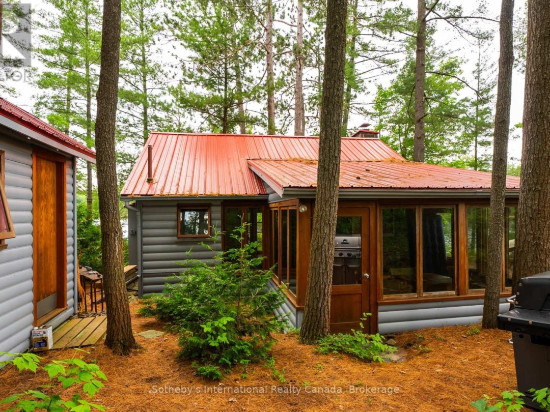 16Lk 1 Wolf Island, Kahshe Lake