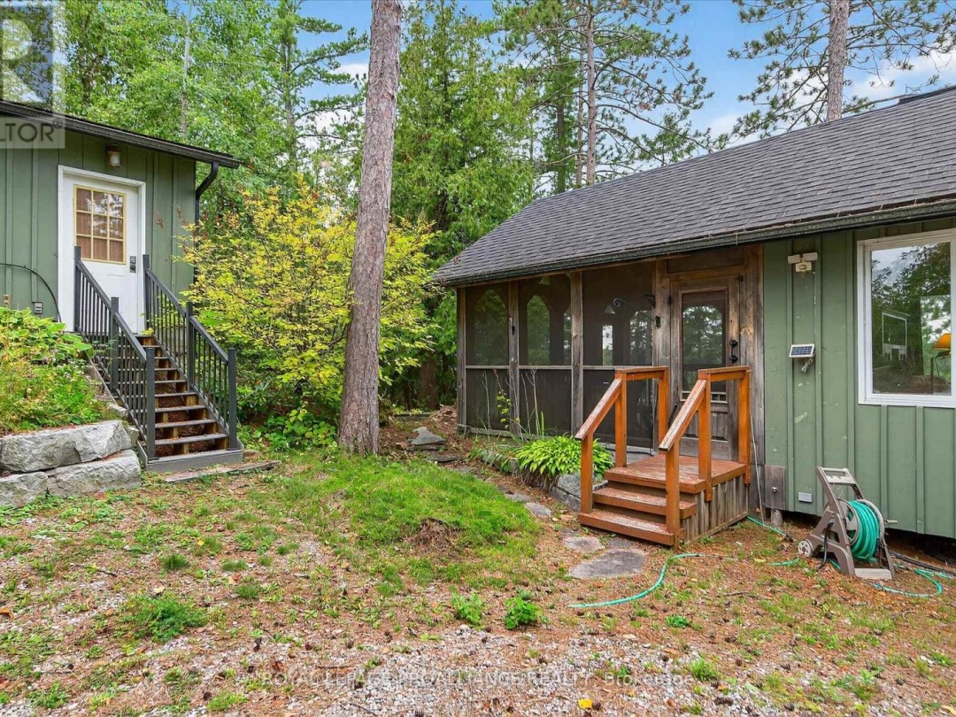 1051 TAPOKE LANE, 
