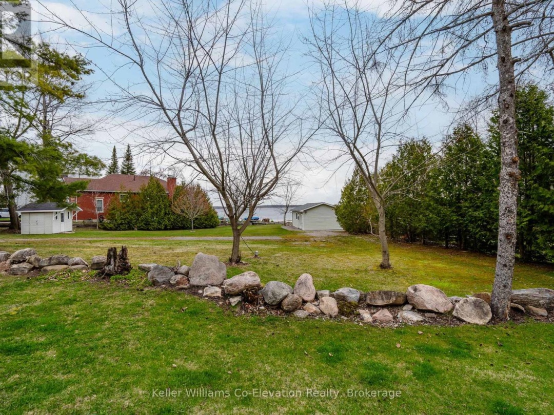 220 Robin's Point Road, Georgian Bay