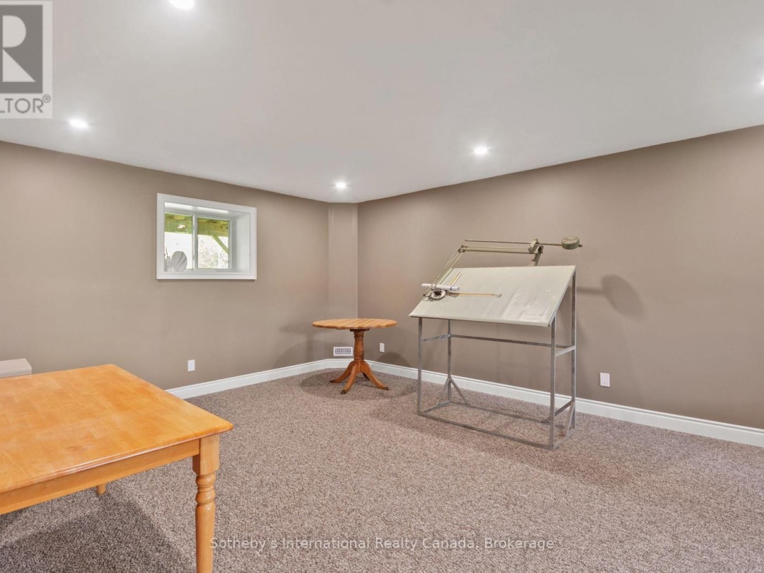 260 Forest Harbour Parkway, Tay