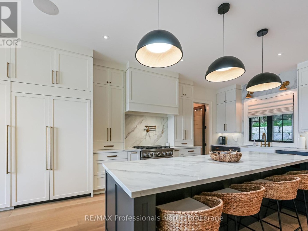 1015 TREASURE DRIVE, 