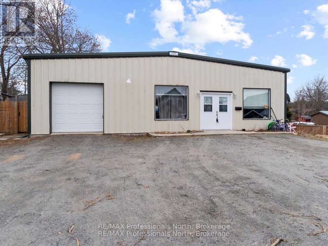 950 MUSKOKA ROAD S, 