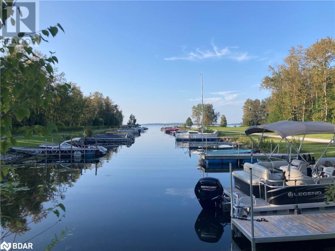 381 Country Club Circle, Pigeon Lake