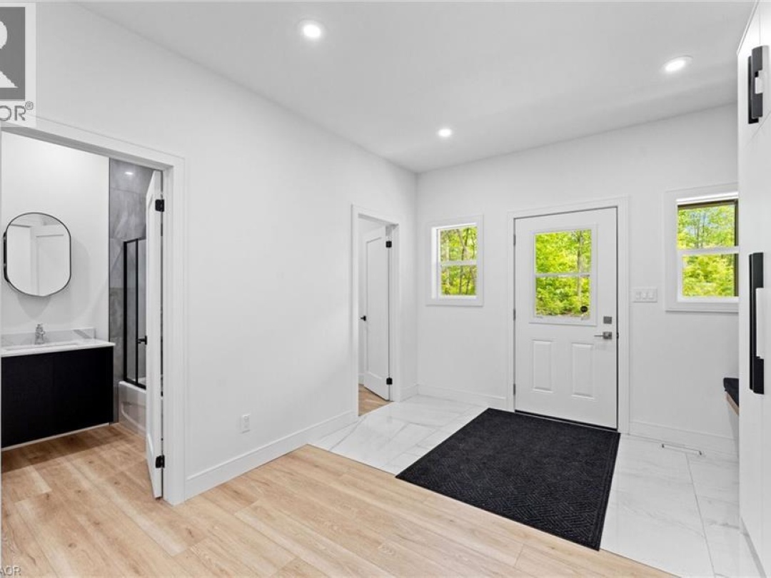 44 SUNNYSHORE PARK Drive, 