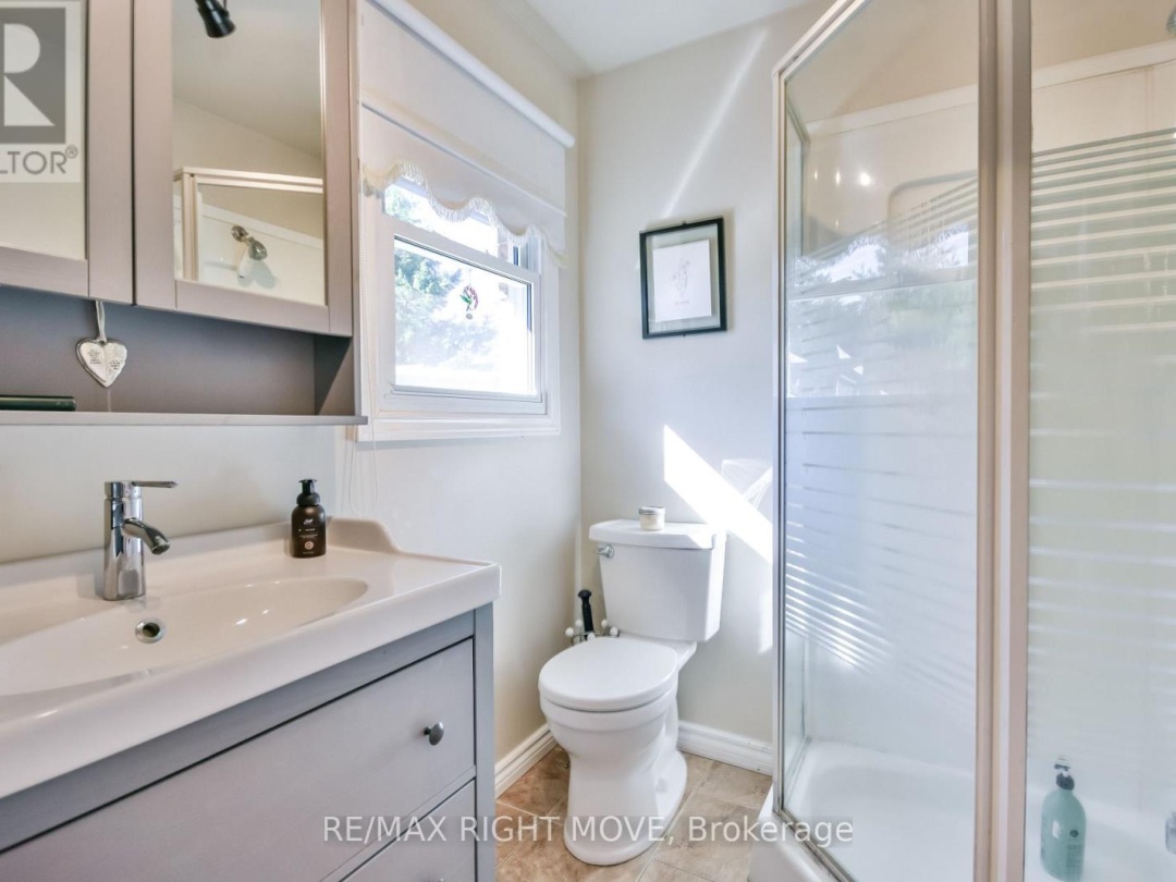 2009 MARCHMONT ROAD, 