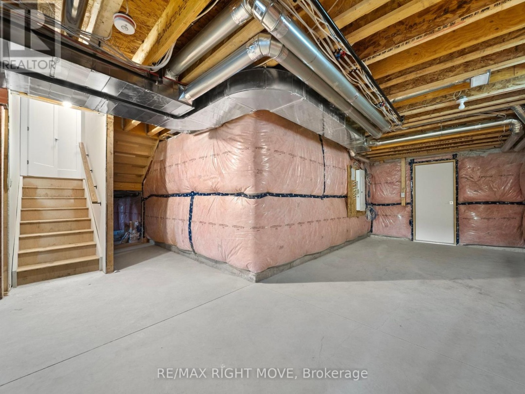 3192 ORION BOULEVARD, Orillia