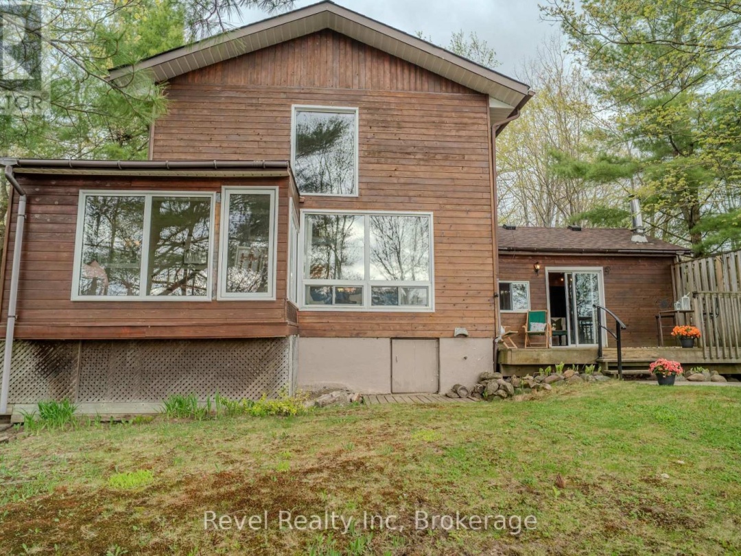 14 Swallow Road, Miller Lake