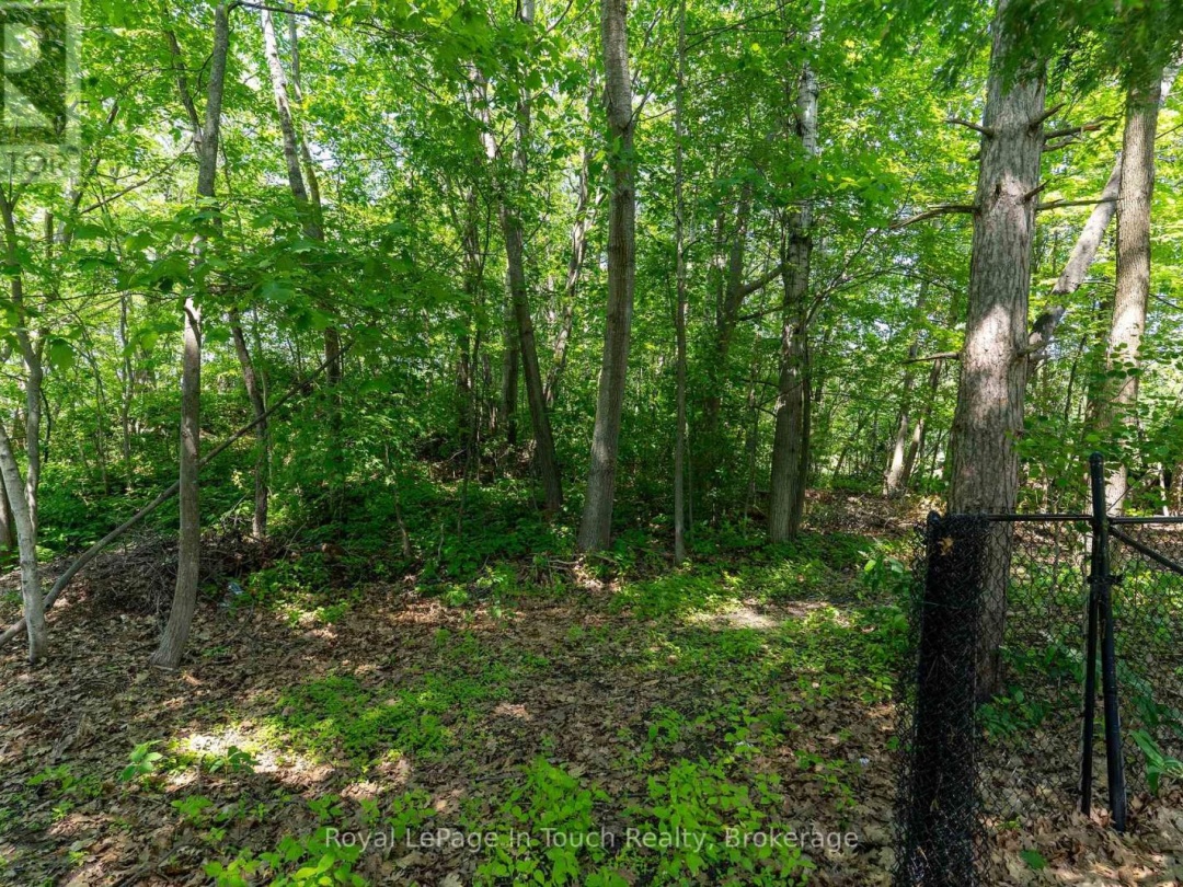 2596 HONEY HARBOUR ROAD, 