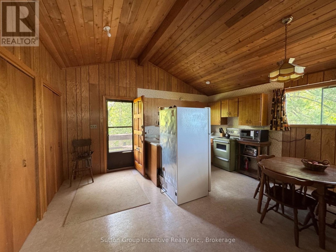 1017 Goldfinch Court, Sparrow Lake