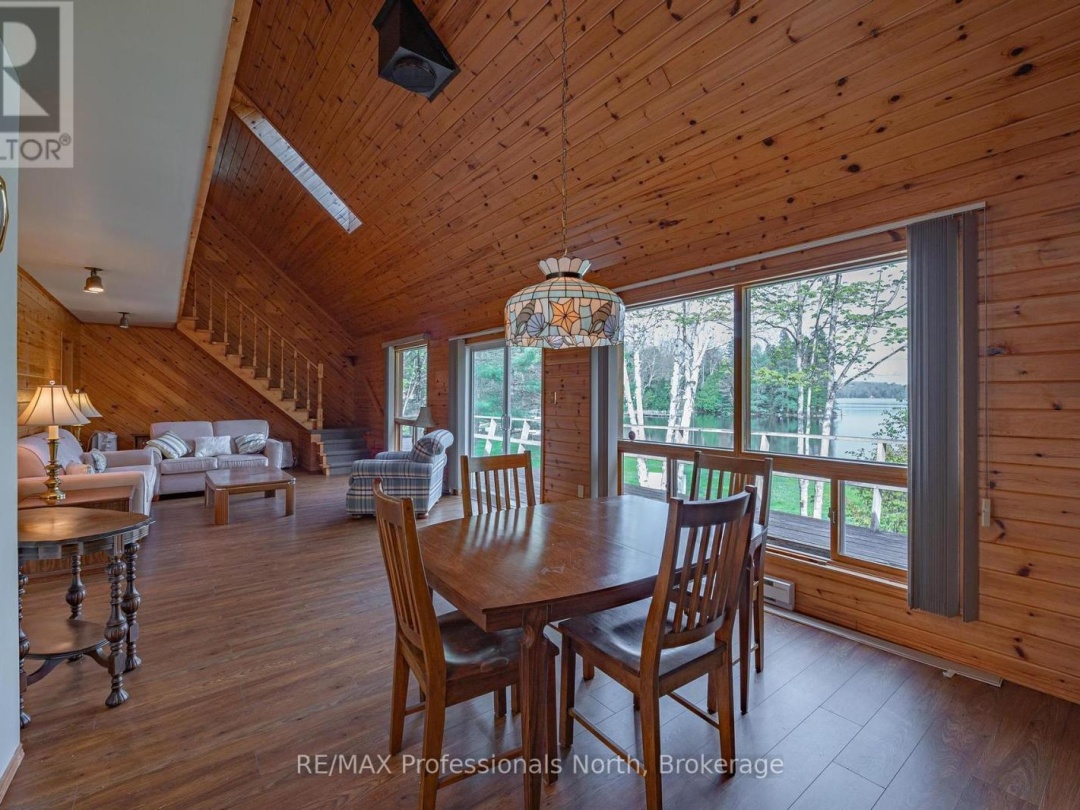 1070 Glamorgan Road E, Gooderham Lake