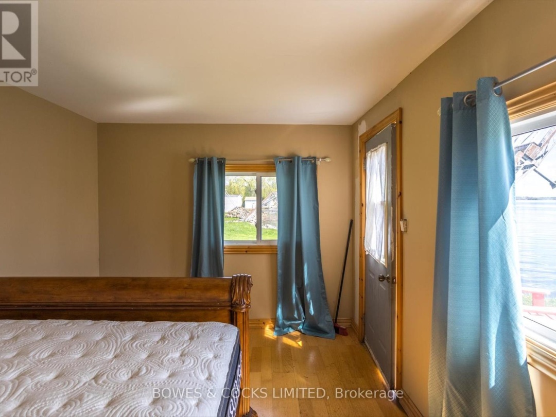 240 Lakeshore Drive, Pigeon Lake