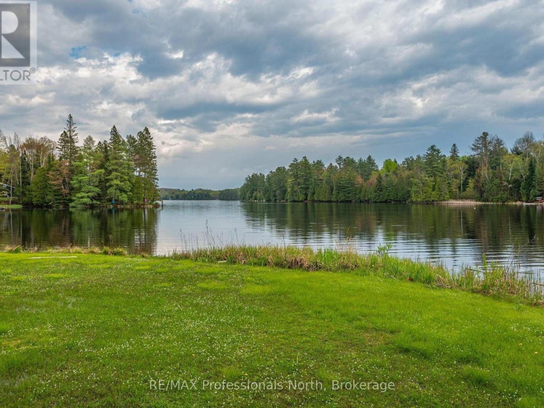 1070 Glamorgan Road E, Gooderham Lake