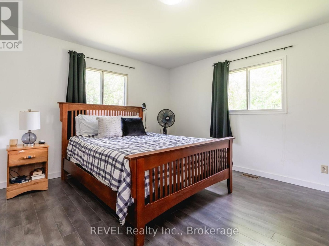 1515 LOVERING LINE, 