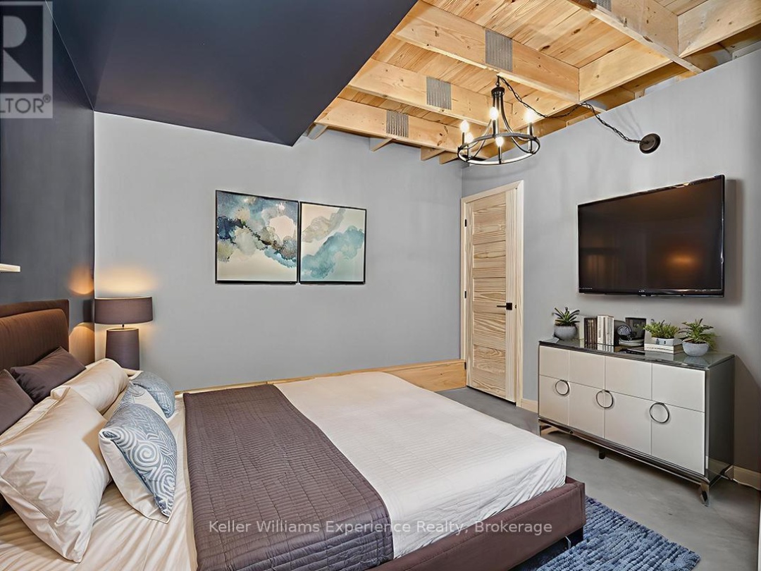 753 HONEY HARBOUR ROAD, 