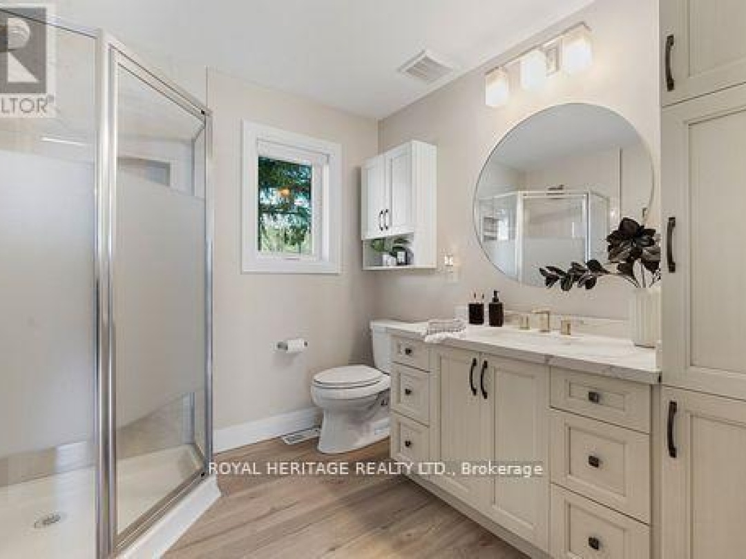7 NORTH SERVICE ROAD, 
