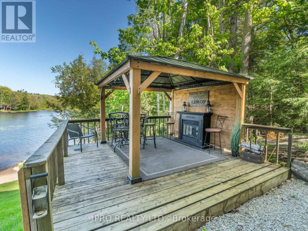 1907 Island Road, Gloucester Pool