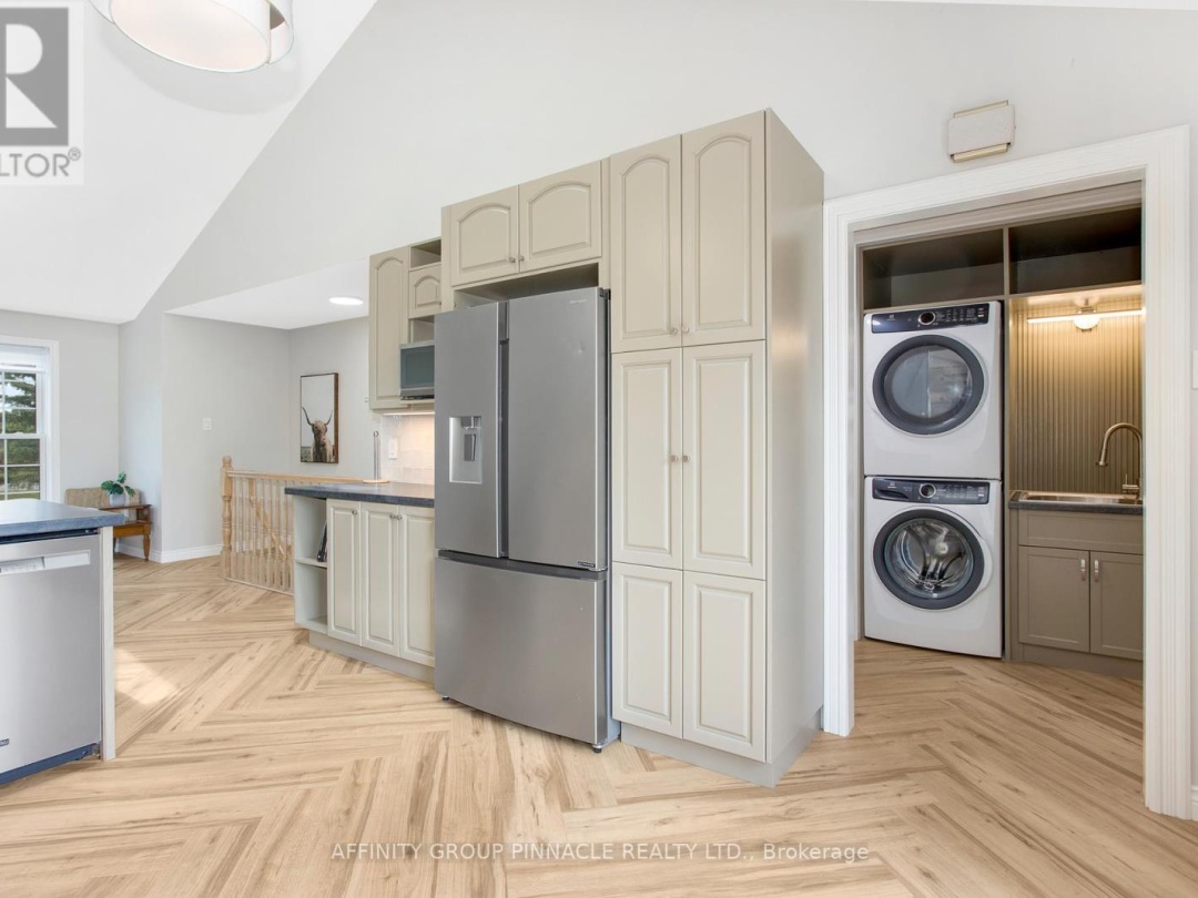 1042 SKYLINE ROAD, 