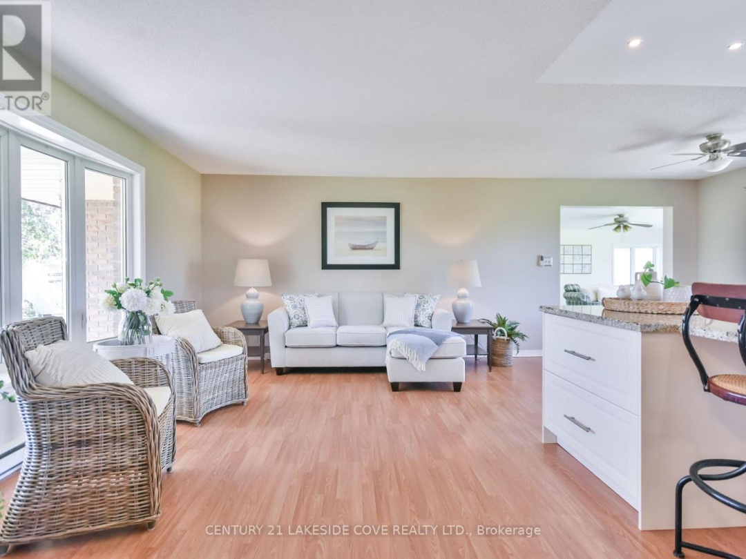 121 Bayshore Drive, Lake Simcoe