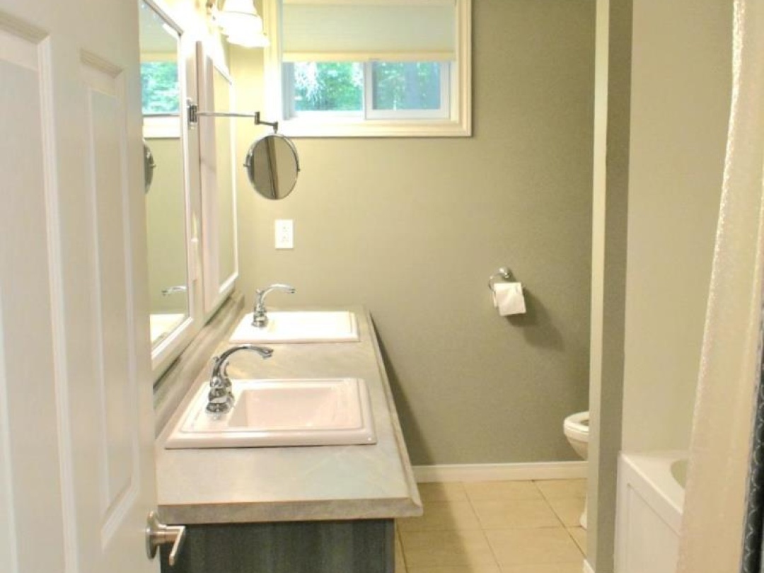 1258 RAVENSCLIFFE ROAD, 