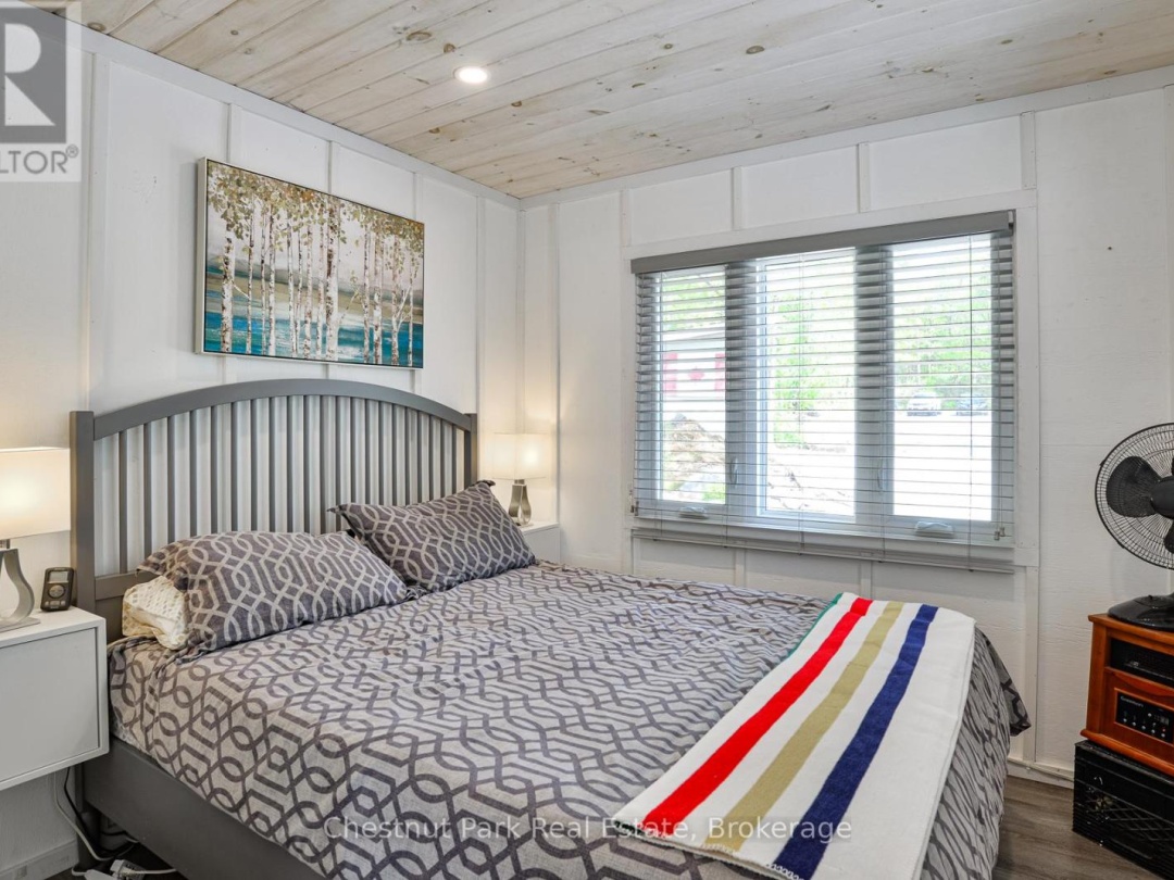 4558 Riverview Drive, Sparrow Lake
