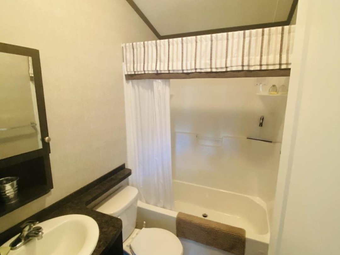 SMR167 - 1082 SHAMROCK MARINA ROAD, 