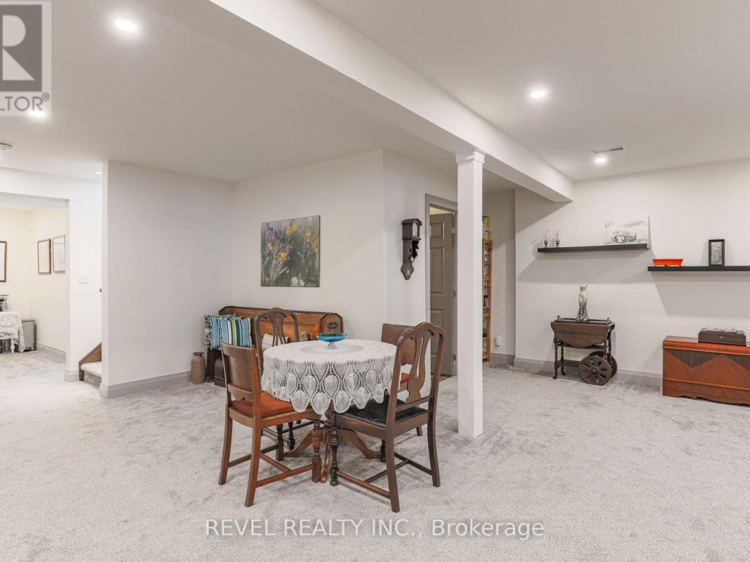 35 BRUCE CRESCENT, 
