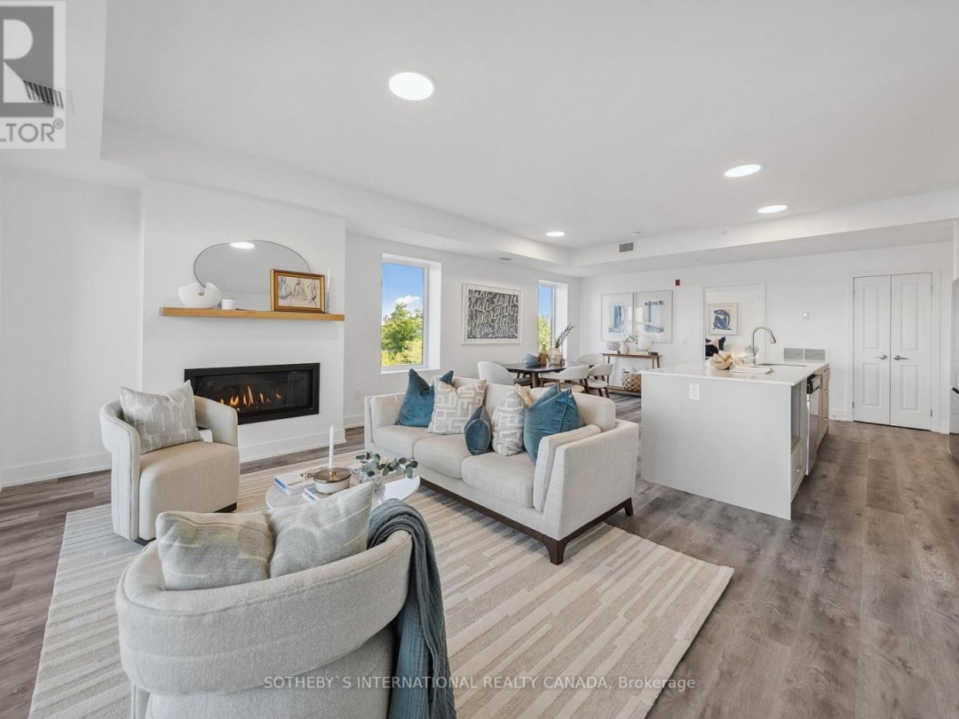 208 19B West Street N, Kawartha Lakes (Fenelon Falls)