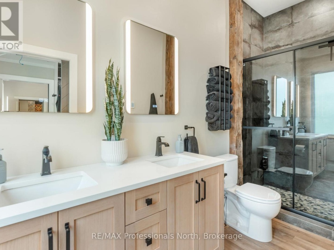 1063 Mink Road, Long Lake