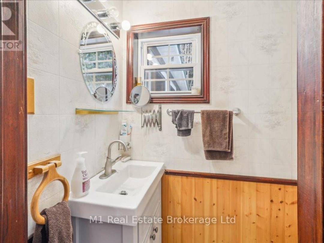 16A Hayhoe Road, Silver Lake
