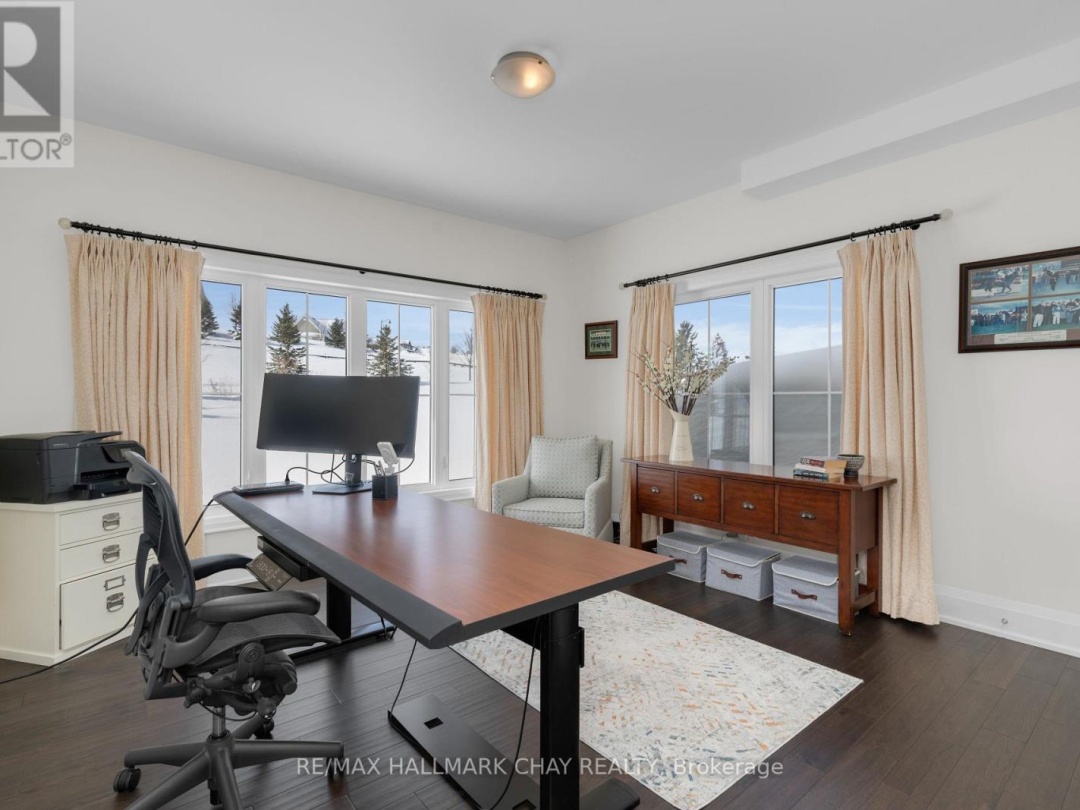 12 Thoroughbred Drive, Oro-Medonte