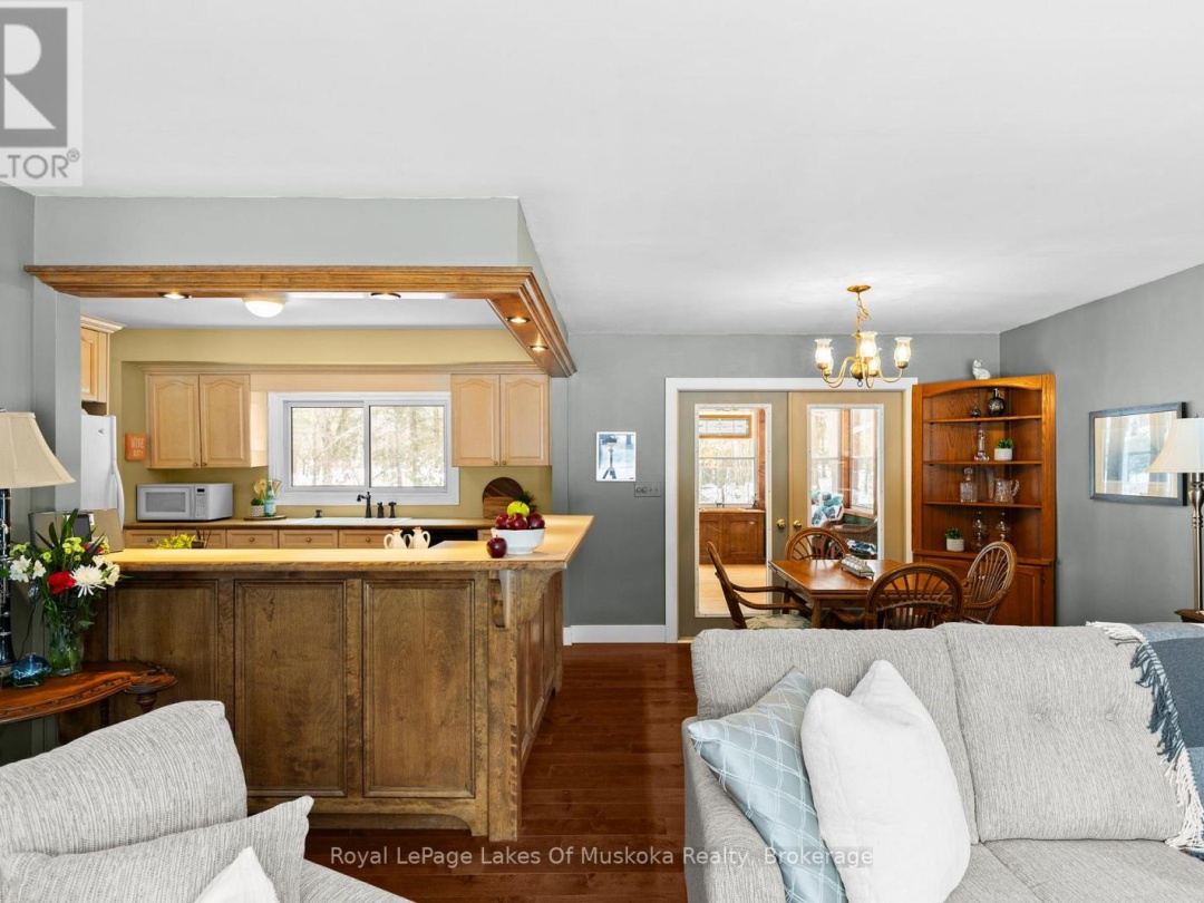 5 BROBST FOREST CRESCENT, 