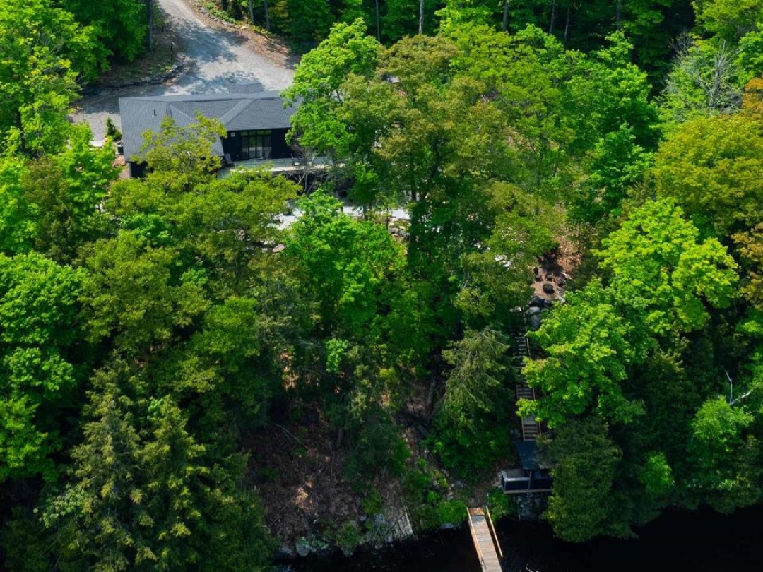 22 Long And Winding Road Road, Silver Lake