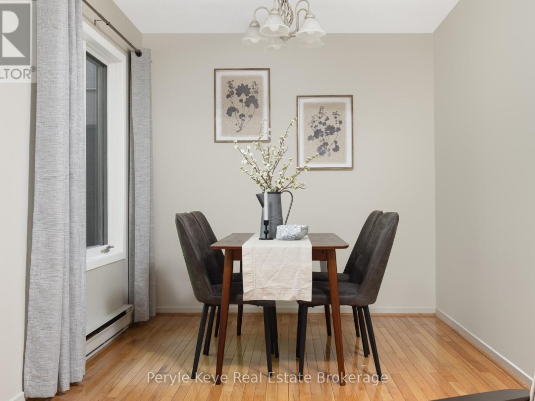2 63 Southbank Drive, Lake Muskoka