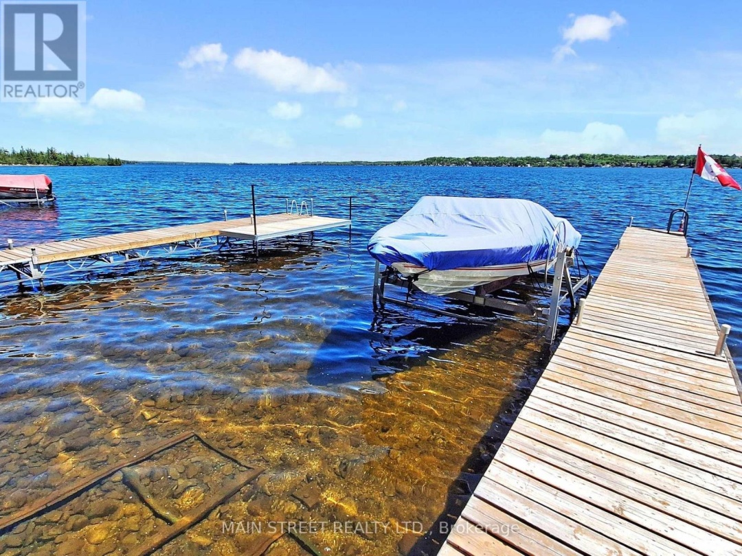 2 Ceadarhurst Avenue, Sturgeon Lake