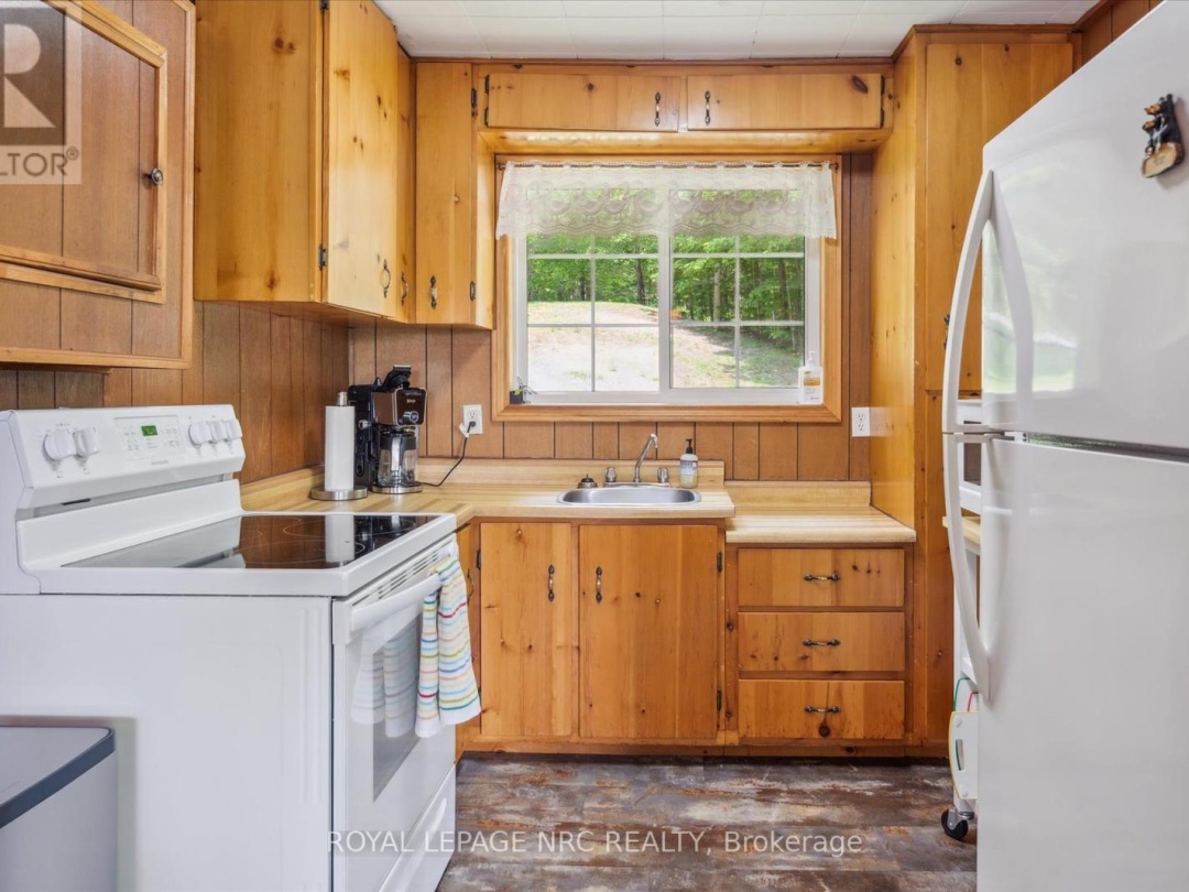 283 Salmon Lake Road N, Salmon Lake