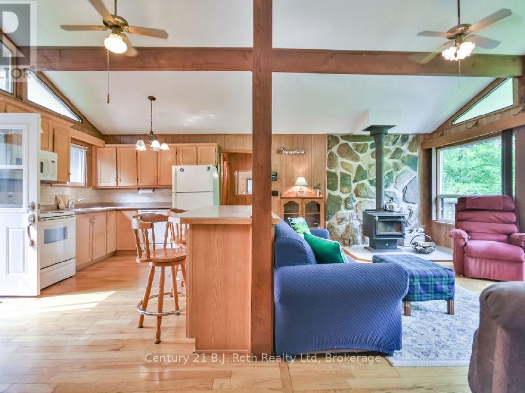 1755 Twin Oaks Crescent, Matchedash Bay
